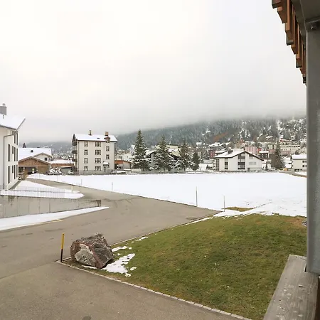 Etania Davos